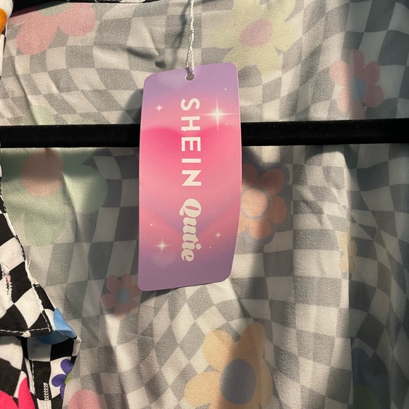 Button up Checkered/flower pattern blouse - Picture 4 of 4